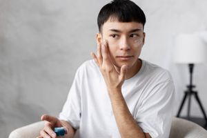 Rekomendasi Basic Skincare untuk Pria, Simpel tapi Penting!