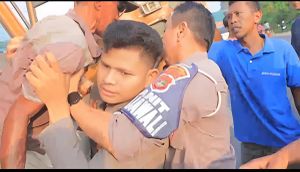 Aksi Dramatis Polisi Bareng Warga Hentikan Truk Rem Blong di Tulang Bawang