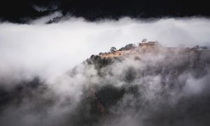 17 Caption Singkat tentang Kabut dalam Bahasa Inggris yang Estetik dan Penuh Rasa