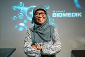 UMM Cetak Sejarah, Prof. Lailis Syafaah Dikukuhkan sebagai Guru Besar Rekayasa Biomedik Pertama