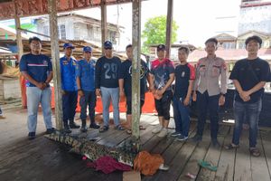 DPKP Inhil Evakuasi Buaya 2,4 Meter yang Masuk Permukiman Warga di Inhu