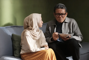 Mathias Muchus Sangat Emosional Jadi Ayah di Film Istimewa : Ada yang Salah dengan Hidup Kita Selama Ini