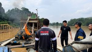 Polda Riau Musnahkan Peralatan PETI di Kuansing, Sempat Dihadang Warga Saat Penertiban