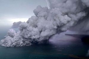 PVMBG Catat Gunung Anak Krakatau Meletus 18 Kali Sejak Awal Bulan Ini