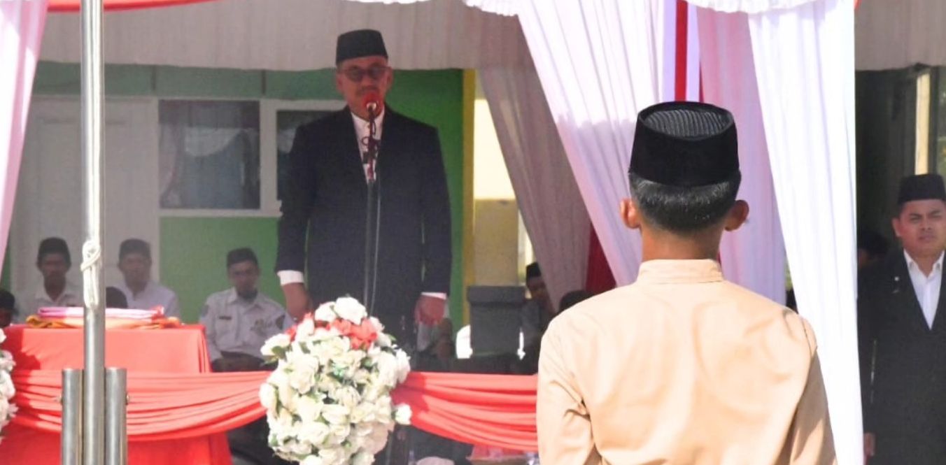 Plt. Sekda Pimpin Upacara Hari Santri Nasional 2025 di Sebatik