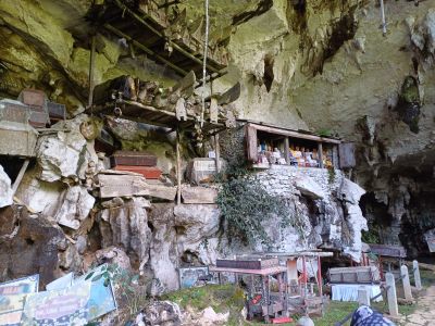 Wisata Gua Alam Londa, Pemakaman Tradisional dengan Kisah Cinta Romeo dan Juliet dari Toraja Utara