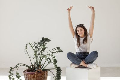 5 Zodiak yang Selalu Tampil Tenang meski Lagi Kacau Batin