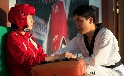 Tayang di Bioskop! Hi Five: Aksi Superhero Kocak ala Korea yang Bikin Ngakak