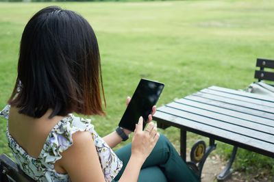 3 Zodiak Ini Mendingan Unfollow Mantan di Instagram Deh, Biar Cepat-cepat Move On!