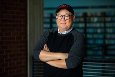 Studio Pixar Tunjuk Peter Sohn Sebagai Sutradara Baru Untuk Film Incredibles 3 Mendatang