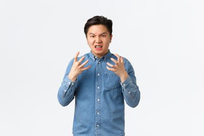 Umur 30 tapi Masih Jomblo? 7 Sikap Kekanak-kanakan Ini Bisa Jadi Penyebabnya