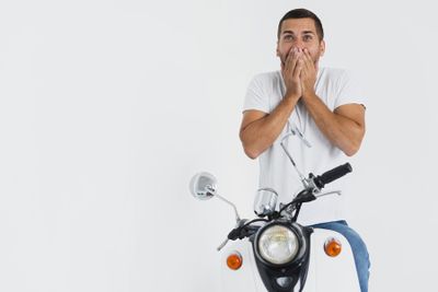 Awas, Ini 5 Bahaya Oli Motor Palsu yang Bisa Merusak Berbagai Komponen Mesin Motor!