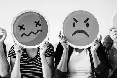 Menerima Emosi Negatif: Langkah Awal Menuju Kesejahteraan Mental