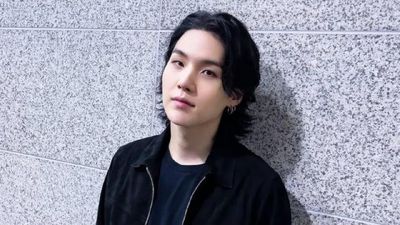 Surat Emosional Suga BTS untuk ARMY usai Wamil: Maafkan Aku dan Terima Kasih Telah Menunggu