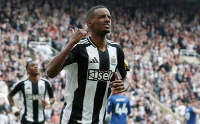 Manchester United Sebaiknya Prioritaskan Alexander Isak, Bukan Gyokeres atau Osimhen