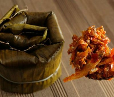 Unik! Nasi Gulung Wonocolo Kedewan Bojonegoro Ini Viral karena Rasanya Juara dan Dibungkus Daun Jati