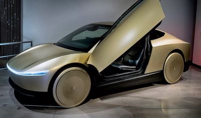 Cybercab Tesla Siap Debut, Tapi Keamanan dan Krisis Global Jadi Ujian Nyata