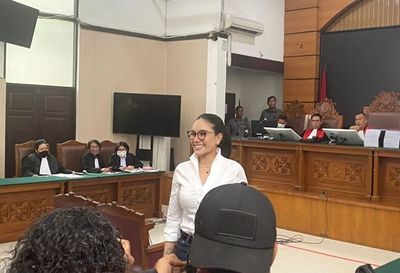 Nikita Mirzani Didakwa Peras Dokter Reza Gladys Rp4 Miliar buat Bayar KPR