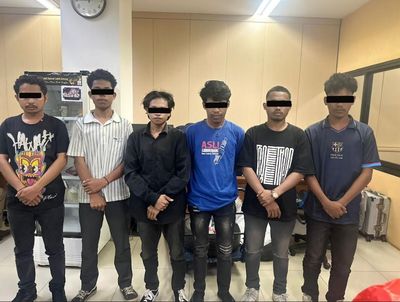 Demo Mahasiswa Ricuh di Depan Kemenpora, Polisi Alami Luka Bakar dan 6 Mahasiswa Jadi Tersangka
