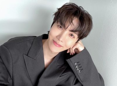 J-Hope BTS Cetak Rekor Baru di Billboard, Jadi Solois K-Pop dengan Entri Terbanyak di Hot 100