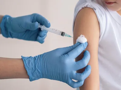 Hoaks, Vaksin HPV Jika Disuntikkan ke Tubuh Gak Bikin Mandul!