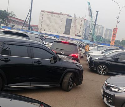 Long Weekend, PRJ Diserbu Pengunjung: Keluar Area Parkiran Bisa Sejam