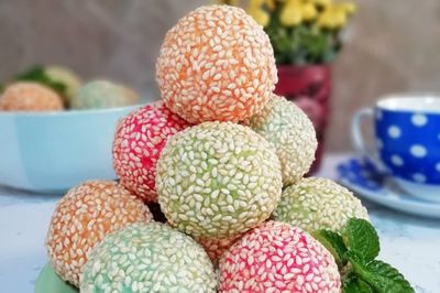 17 Ide Nama Usaha Onde-onde Pelangi yang Unik, Kekinian, dan Bikin Penasaran