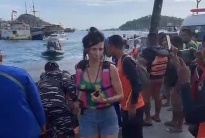 Kapal Wisata Terbalik di Labuan Bajo