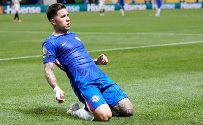 Dulu Disebut Flop, Kini Enzo Fernandez Bawa Chelsea Angkat Dua Trofi