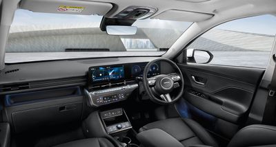5 Cara Menjaga Interior Mobil Tetap Harum dan Gak Bau Apek yang Harus Kamu Tahu, Simpel Banget!