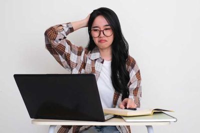 Studi: Pakai ChatGPT Terus Bisa Nurunin Kemampuan Otak