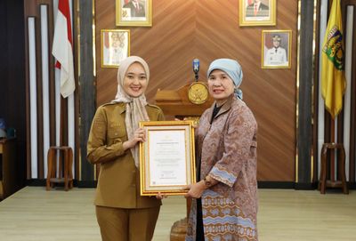 Kadis Lingkungan Hidup Lampung Pensiun, Wagub Lampung Beri Penghargaan