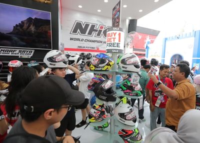 Berburu Helm Mulai Rp125 Ribuan di Jakarta Fair 2025