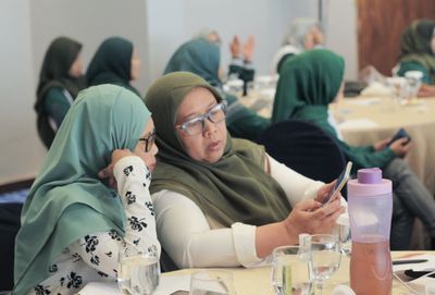 Arisan Sambil Belajar AI: Cara Ibu-Ibu UMKM Bikin Jualannya Naik Kelas