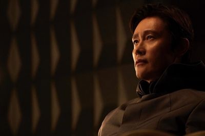 Lee Byung Hun Kasih Sinyal Spin-off Front Man, Bakal Jadi Series Sendiri?