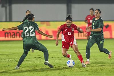 Tangis Pemain Timnas Putri Indonesia Pecah Usai Kalah dari Pakistan, Zahra Muzdalifah Gak Nyangka Garuda Pertiwi Takluk