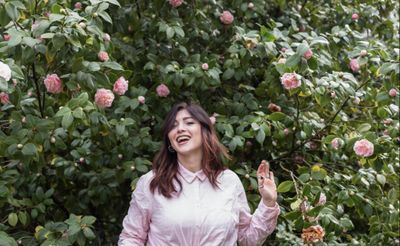 17 Caption Singkat untuk Foto di Taman Bunga Dalam Bahasa Inggris, Bikin Feed Makin Aesthetic dan Nyenengin!