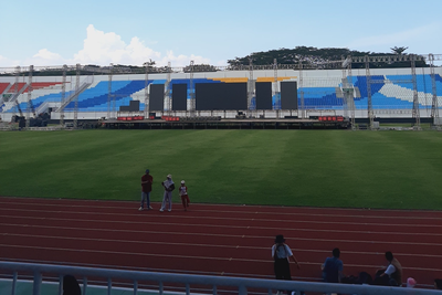 Stadion Kanjuruhan Jadi Saksi Meriahnya Penutupan Porprov Jatim IX 2025, UMKM Lokal Ikut Bersinar