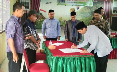 Plt Camat Kuta Baro Lantik 12 Tuha Peut Mukim untuk Perkuat Pemerintahan Adat