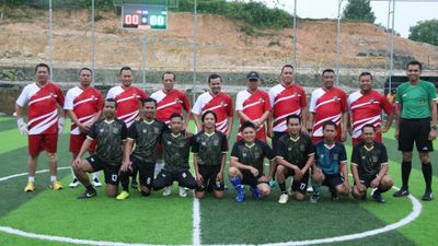 Jalin Silaturahmi, Kapolda Kaltara Gelar Eksibisi Minisoccer dengan Wartawan dan Komnas HAM