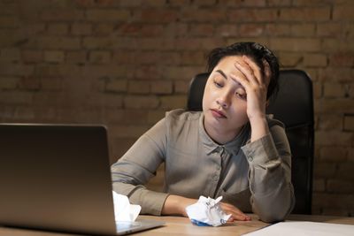 5 Cara Mengelola Overthinking Saat Semua Terasa Overwhelming
