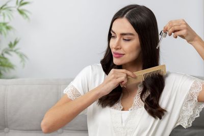 5 Campuran Minyak Kelapa Buat Numbuhin Rambut Rontok dengan Cepat!