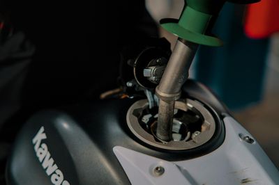 4 Cara Efektif Atasi Karat di Tangki Motor, Bikin Awet dan Aman!