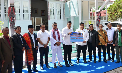 Pemprov Sumut Serahkan Aset Rumah Dinas ke Pemkab Samosir