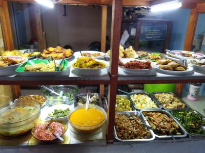 6 Rekomendasi Makanan Enak 10 Ribuan Dekat UNEJ, Mahasiswa Baru Wajib Coba!