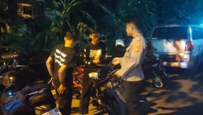 Patroli Edukasi, Cara Polisi Di Purwakarta Ingatkan Pelajar Soal Jam Malam
