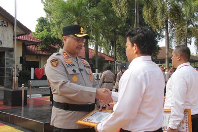 Polres Purwakarta Beri Penghargaan kepada 39 Personel Berprestasi dalam Pengungkapan Kasus Kriminal