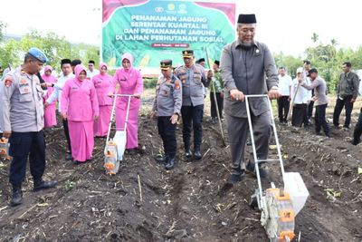 Hadiri Penanaman Jagung Serentak, Wakil Ketua DPRK: Jaga Keberlanjutan dan Kesinambungannya