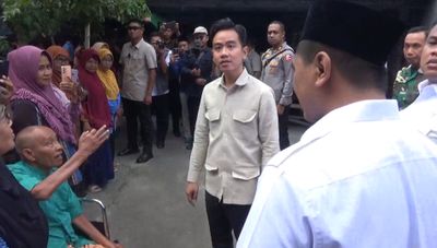 Wapres Gibran Kunker ke Klaten, Tebar Benih Ikan dan Kunjungi Sentra Lurik