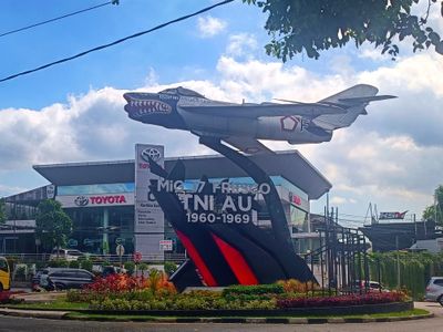 Monumen Pesawat MIG-17 di Malang: Jejak Kejayaan AURI yang Kini Jadi Ikon Kota